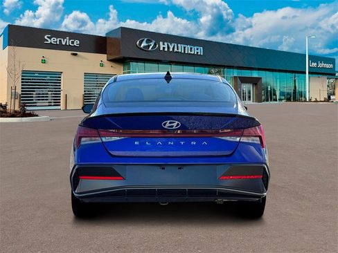 New 2026 Hyundai Elantra SEL Sport image 6
