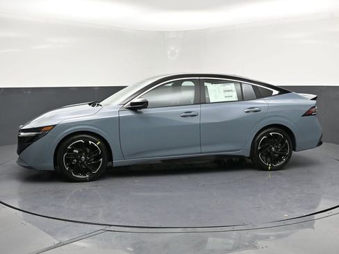 New 2026 Nissan Sentra SR w/ SR Premium Package image 2