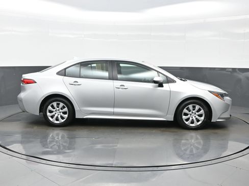 Used 2024 Toyota Corolla LE FWD image 7