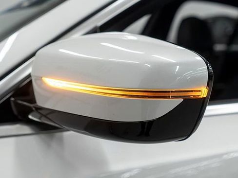 Used 2024 BMW 330e xDrive w/ Convenience Package image 48