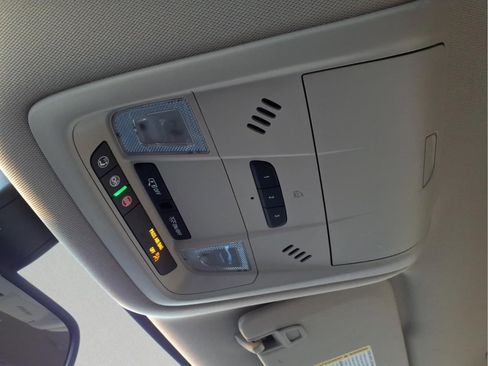 Used 2021 Buick Enclave Essence image 25