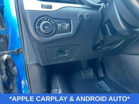 Used 2018 Jeep Cherokee Trailhawk w/ Cold Weather Group AWD/4WD image 10