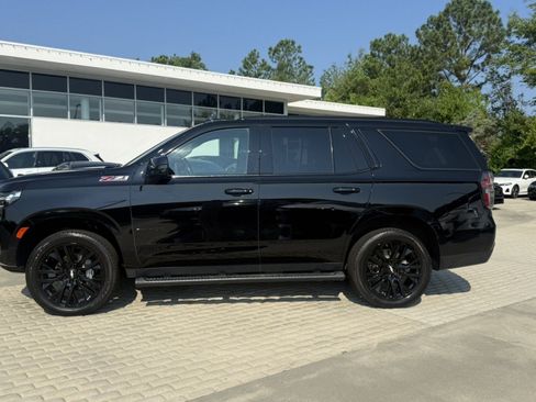 Used 2021 Chevrolet Tahoe Z71 w/ Luxury Package AWD/4WD image 3