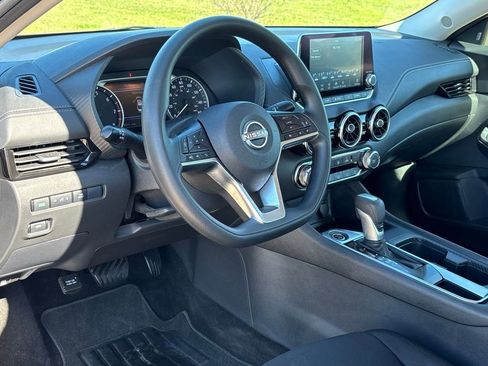 Used 2025 Nissan Sentra SV image 10
