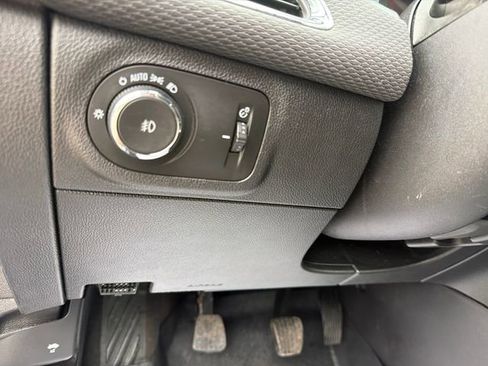 Used 2016 Chevrolet Cruze LT w/ Convenience Package FWD image 18