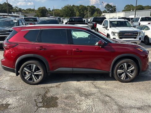 Used 2025 Nissan Rogue SL FWD image 8
