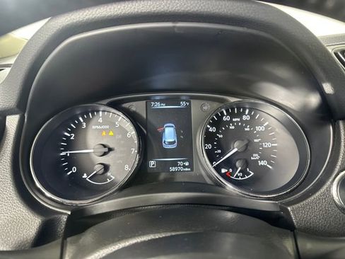 Used 2017 Nissan Rogue SV image 17