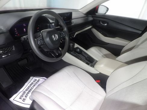 Used 2025 Honda Accord LX image 9