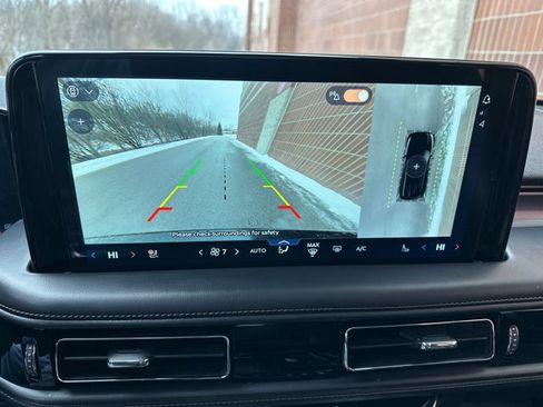 Used 2025 Lincoln Aviator Premiere image 17