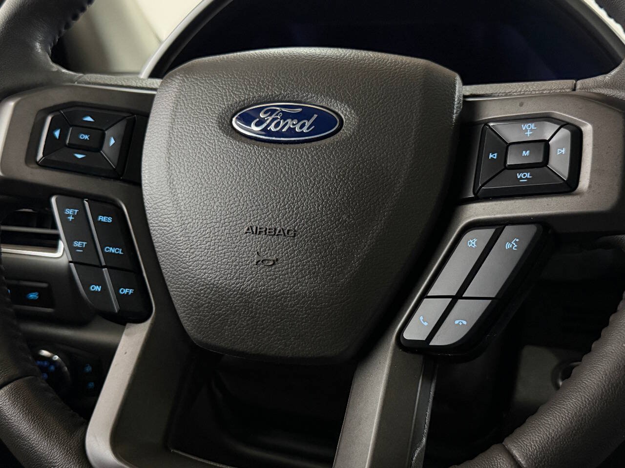 Used 2018 Ford Expedition XLT w/ Equipment Group 202A RWD image 65