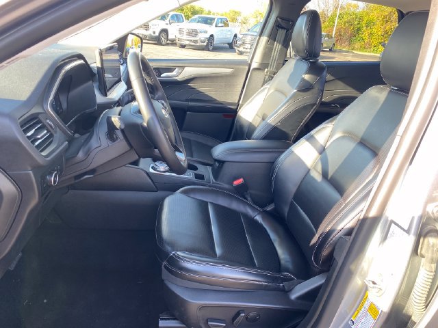 Used 2024 Ford Escape Platinum AWD/4WD image 16
