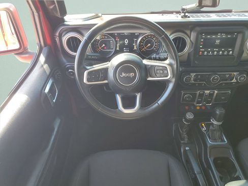 Used 2019 Jeep Wrangler Unlimited Sahara image 15