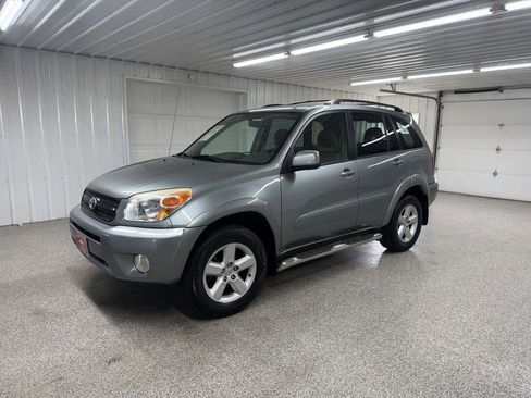 Used 2004 Toyota RAV4 4WD image 3