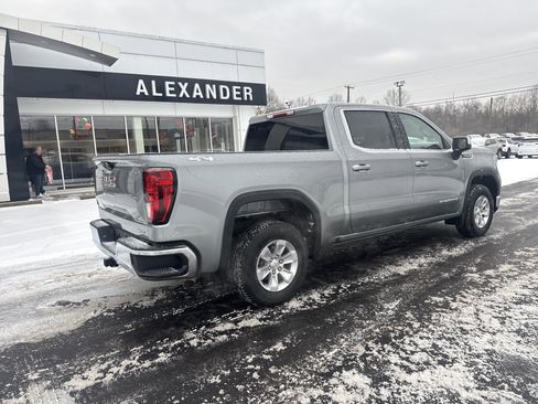 New 2026 GMC Sierra 1500 SLE image 3