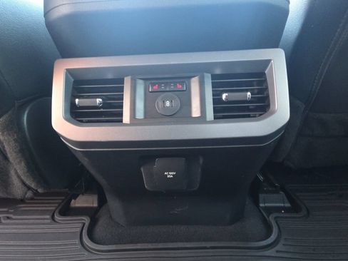 Used 2025 Ford F350 Lariat w/ Lariat Ultimate Package AWD/4WD image 38