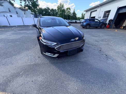 Used 2018 Ford Fusion Titanium FWD image 17