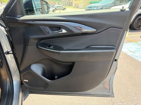 Used 2021 Chevrolet TrailBlazer RS w/ Sun and Liftgate Package AWD/4WD image 19