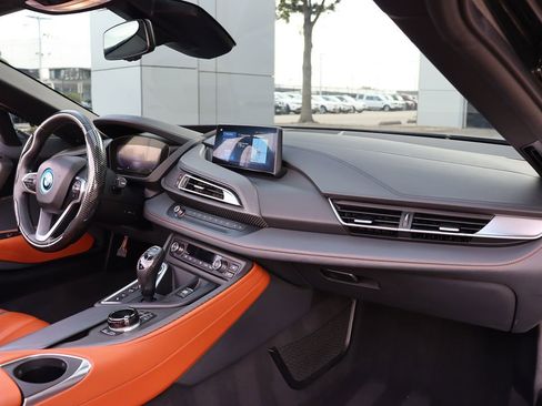 Used 2019 BMW i8 Roadster image 19