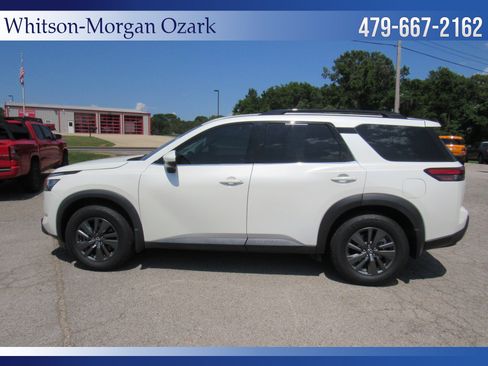 Used 2022 Nissan Pathfinder SV FWD image 7