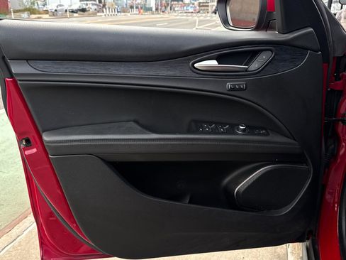 Used 2022 Alfa Romeo Stelvio Sprint image 13