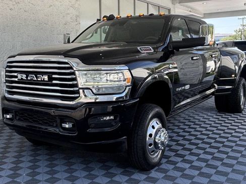 Used 2019 RAM 3500 Limited w/ Max Tow Package AWD/4WD image 3