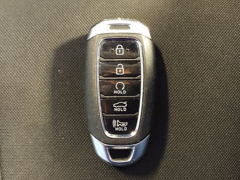 Used 2022 Hyundai Elantra SEL w/ Convenience Package FWD image 32