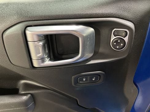 Used 2024 Jeep Gladiator Sport image 9