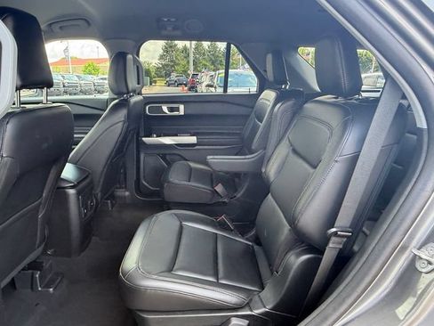 Certified 2023 Ford Explorer XLT w/ Equipment Group 202A AWD/4WD image 9