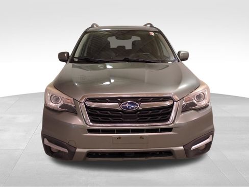 Used 2017 Subaru Forester 2.5i Touring w/ Popular Package #2 image 9