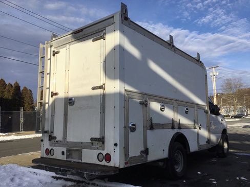 Used 2015 Ford E-350 and Econoline 350 Super Duty w/ Power Windows & Locks Group image 3