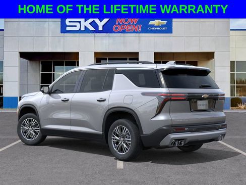 New 2026 Chevrolet Traverse LT image 3