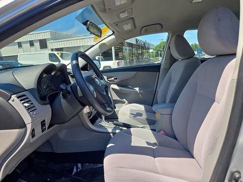 Used 2011 Toyota Corolla LE FWD image 18