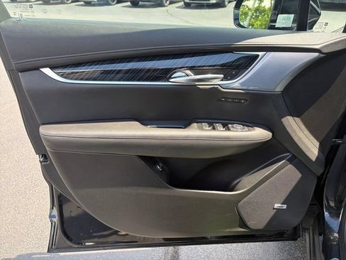 Certified 2024 Cadillac XT6 Premium Luxury w/ Technology Package AWD/4WD image 19