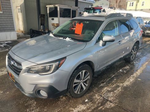 Used 2019 Subaru Outback 2.5i Limited image 2