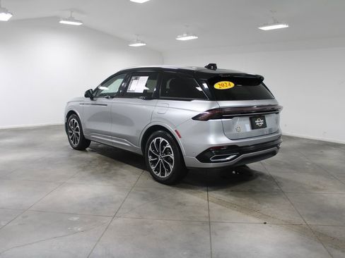 Used 2024 Lincoln Nautilus Reserve image 7