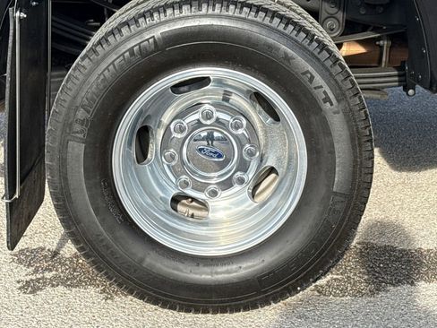 Used 2024 Ford F350 Lariat w/ Lariat Ultimate Package image 9