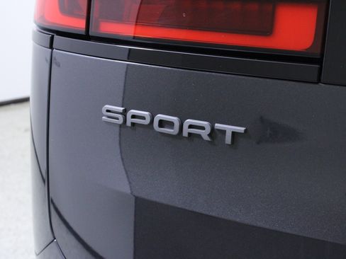 Used 2024 Land Rover Range Rover Sport SE image 9