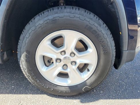 Used 2016 Jeep Grand Cherokee Laredo w/ Quick Order Package 23E image 23