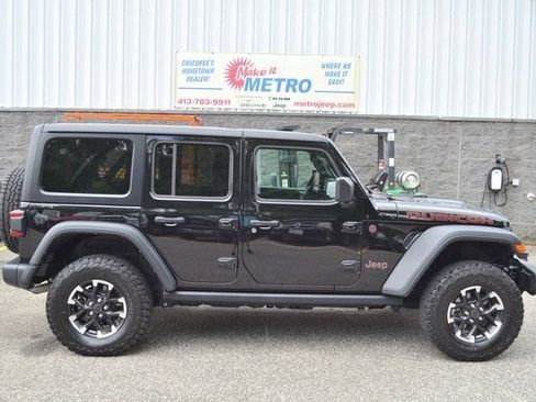 Used 2025 Jeep Wrangler Unlimited Rubicon AWD/4WD image 9