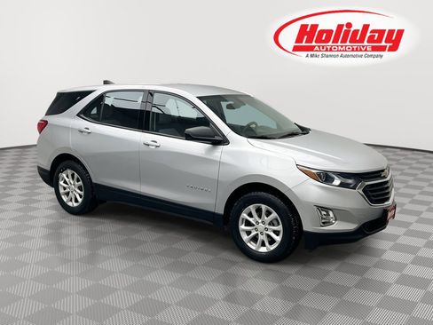 Used 2018 Chevrolet Equinox LS image 1