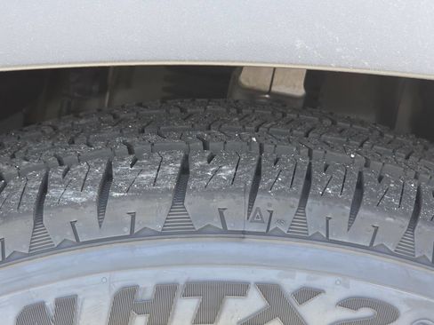 Used 2022 Land Rover Defender 110 SE AWD/4WD image 30