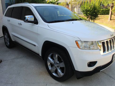 Used 2011 Jeep Grand Cherokee Limited w/ Trailer Tow Group IV AWD/4WD image 1
