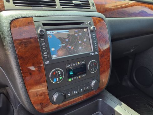 Used 2012 Chevrolet Tahoe LTZ AWD/4WD image 10