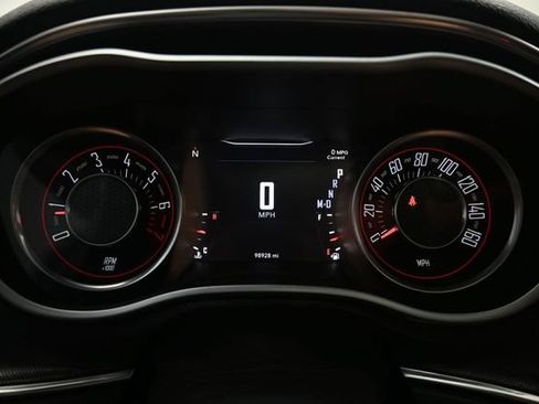 Used 2015 Dodge Challenger SXT Plus w/ Technology Group RWD image 9