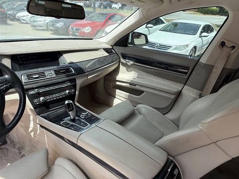 Used 2009 BMW 750Li RWD image 30