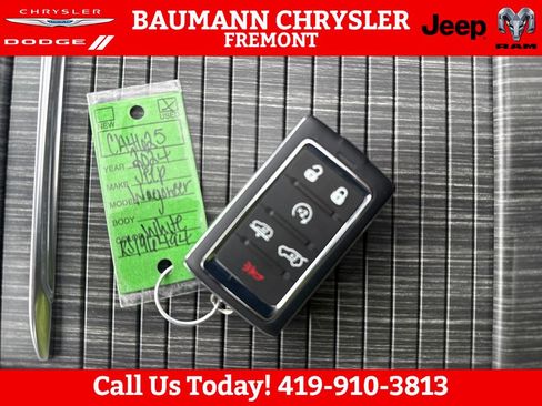 Used 2024 Jeep Wagoneer Series III w/ Premium Group I AWD/4WD image 29