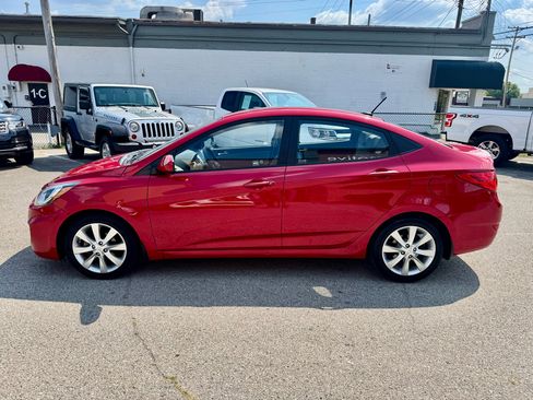 Used 2013 Hyundai Accent GLS w/ Premium Pkg image 7