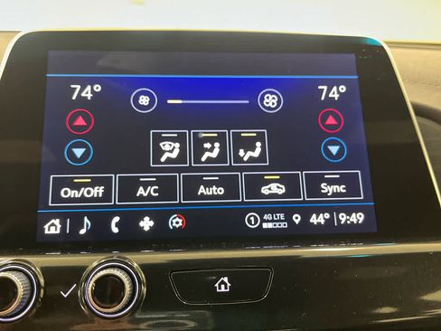 Used 2025 Cadillac CT4 Premium Luxury image 26