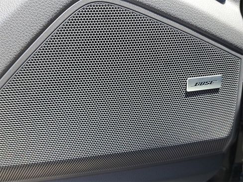 Used 2025 Porsche Cayenne image 28