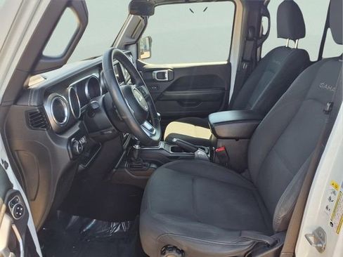 Used 2018 Jeep Wrangler Unlimited Sahara AWD/4WD image 20